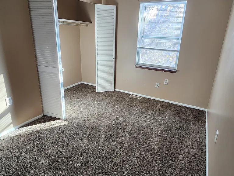 1310 E North St #9 — Photo 5