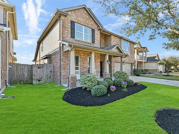 2nd image of 15707 Windsor Bluff Dr