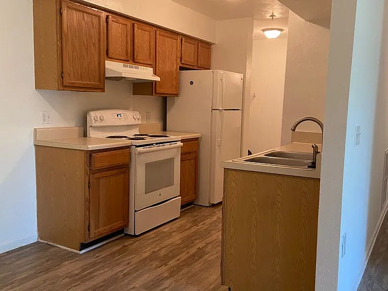 Acorn Grove Apartment Homes — Photo 12