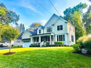 18 Deep Spring Ln, Stamford, CT 06907