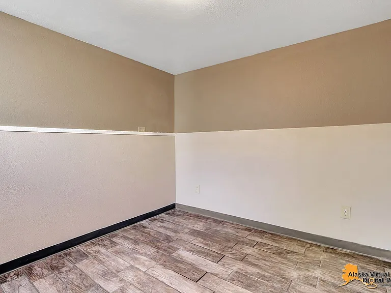 1335 Hyder St — Photo 34
