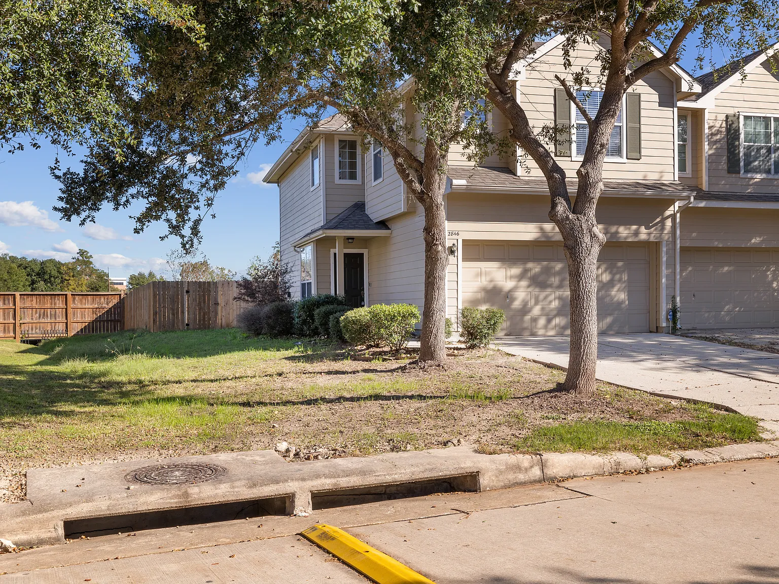 3 bed, 2.5 bath, 1636 sqft, $1,775 — Photo 2