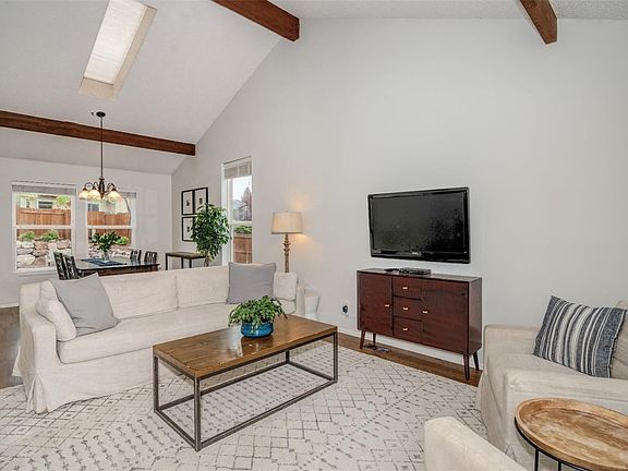 3rd image of 8215 Avens Cir