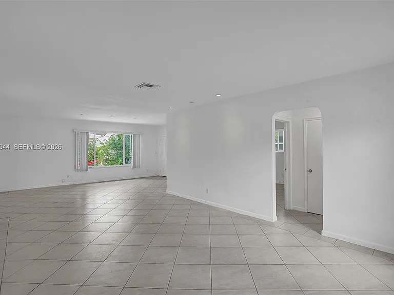 8851 Byron Ave — Photo 11