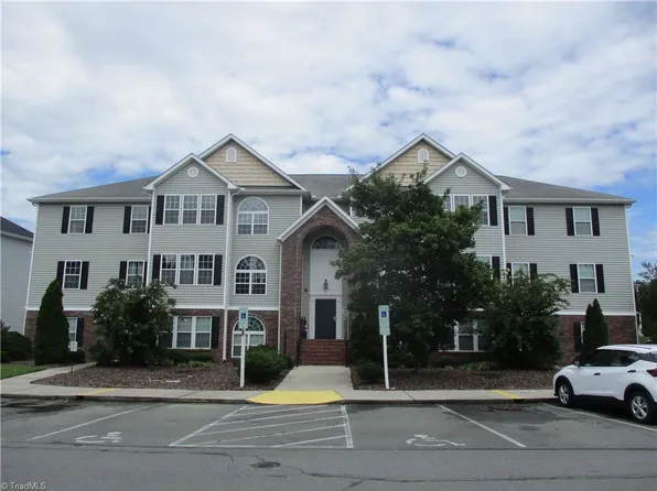 1625 Cherry Blossom Ln #103, Winston Salem, NC 27127