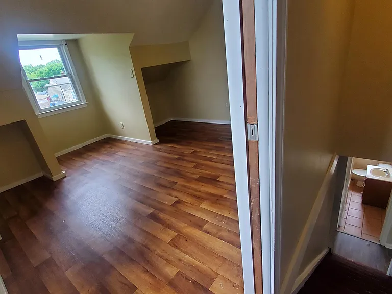 520 Burroughs Ave — Photo 22
