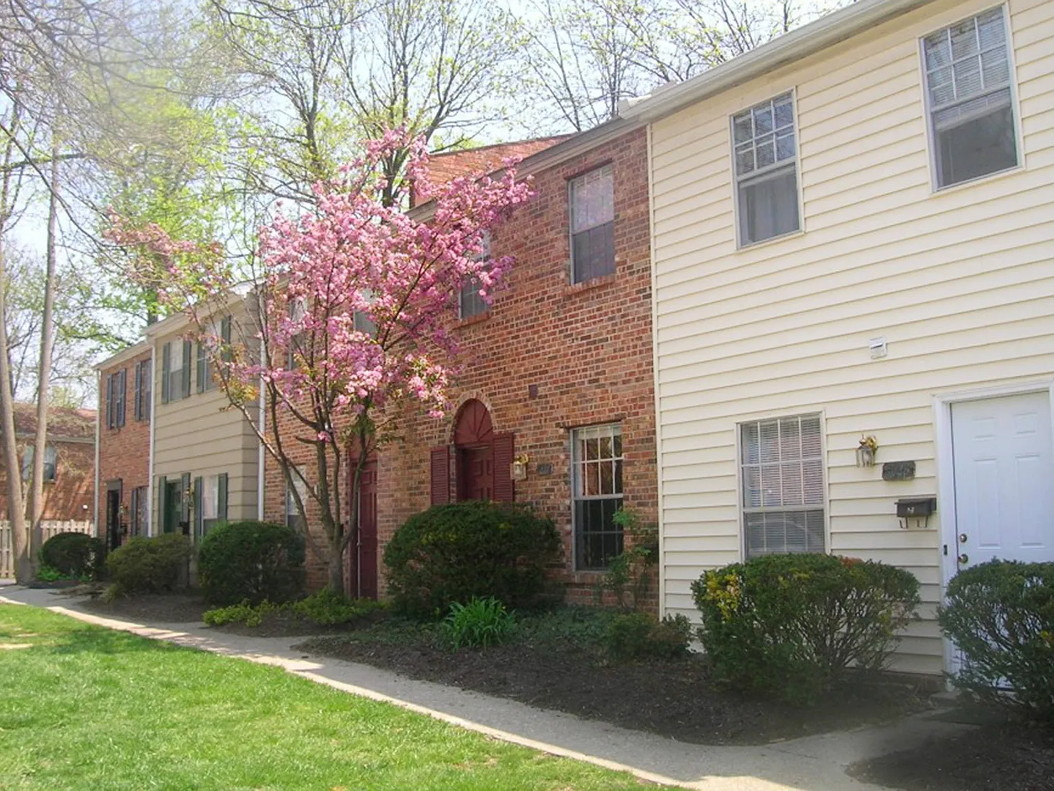 Walnut Creek Townhomes — Photo 3