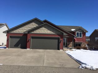 2036 Greenwood Valley Dr, River Falls, WI 54022