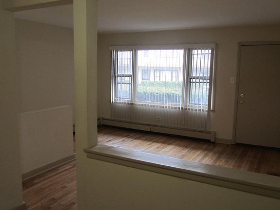 2nd image of 27 King Arthur Ct APT 8