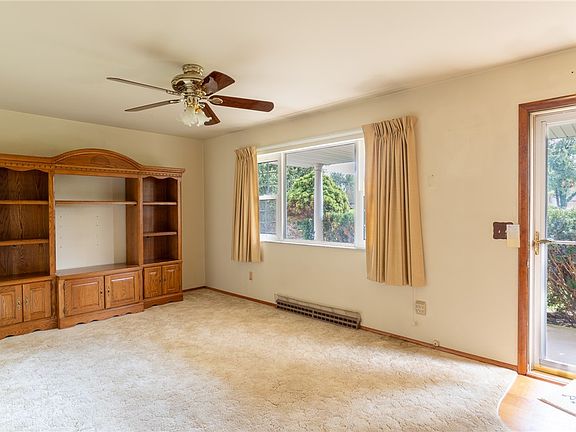 4th image of 160 Chestnut Ave