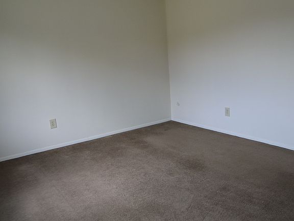 Bedroom floor space