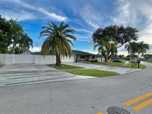 8304 SW 26th Pl, Davie, FL 33328