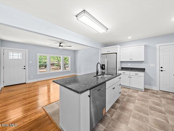 5th image of 865 N Page Street