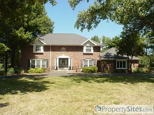 1st image of 270 Falaise Dr