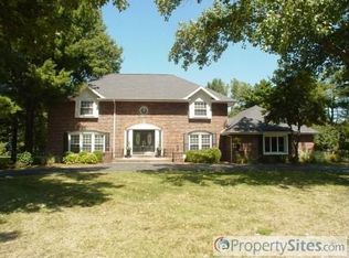 270 Falaise Dr, Saint Louis, MO 63141
