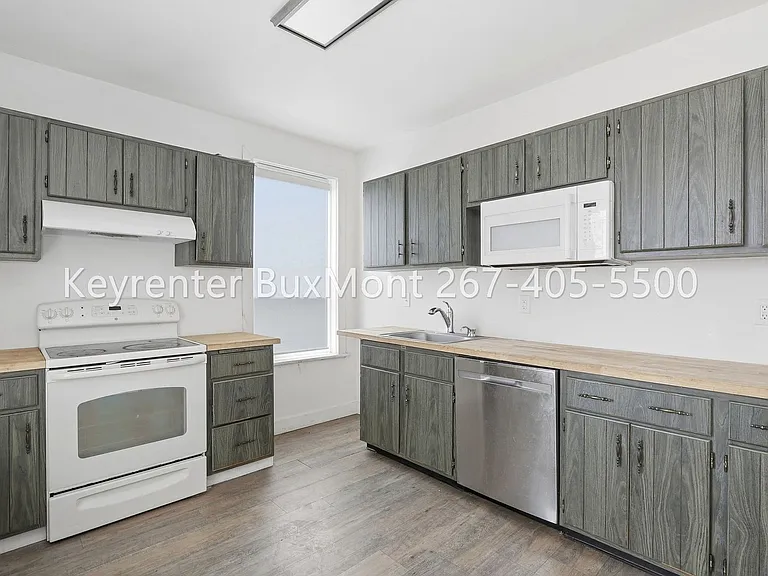 340-342 W Broad St — Photo 3