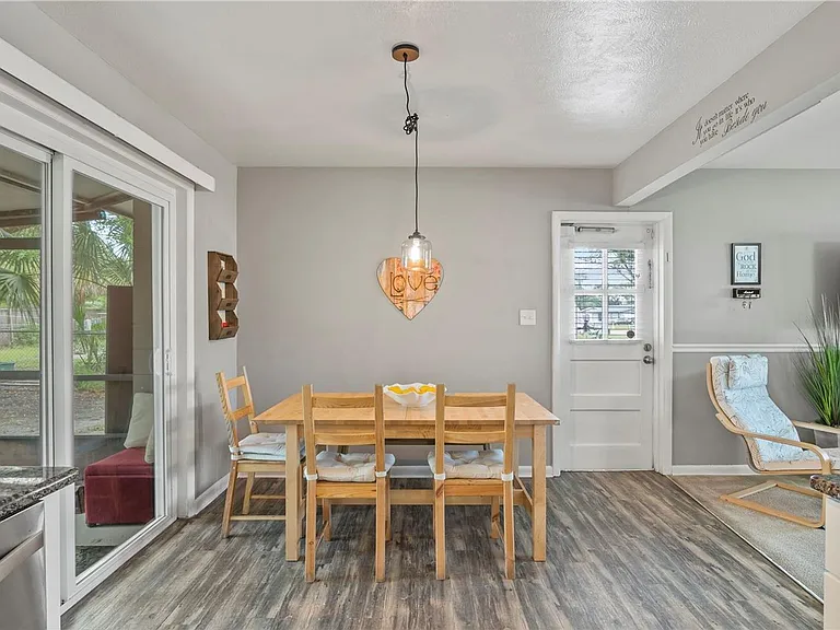 1653 Peruvian Ln — Photo 4