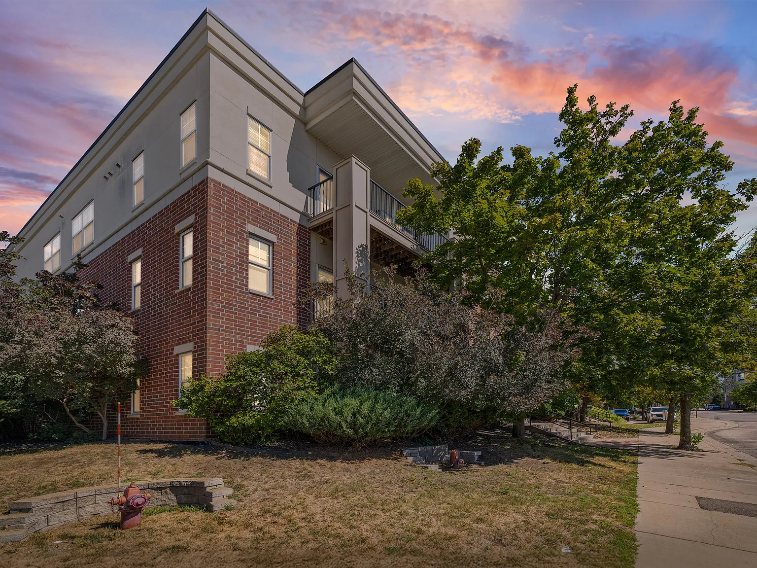 2 bed, 1147 sqft, $1,750 — Photo 2