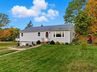 97 Mountain Rd, Holyoke, MA 01040