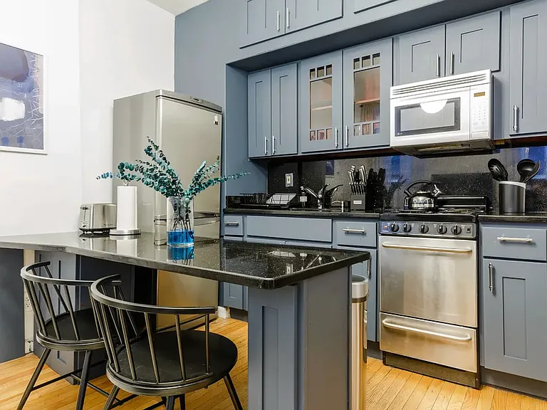 885 9th Ave #4F — Photo 1