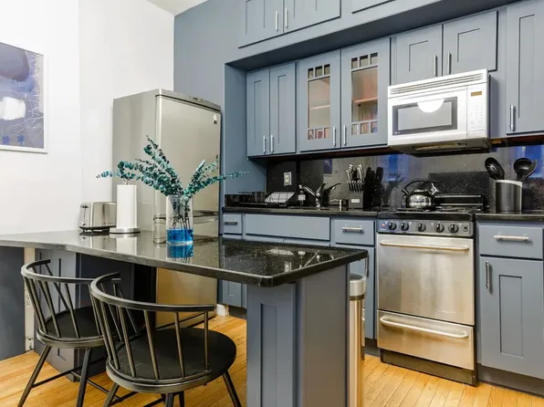 885 Ninth Avenue image 1 of 9