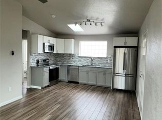 401 W Cleveland St #B, Lafayette, CO 80026