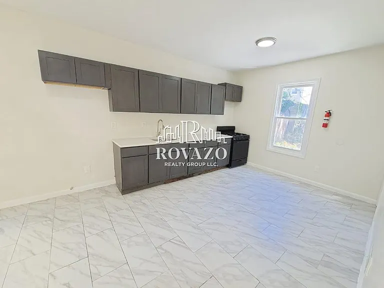 228 Wainwright St #1 — Photo 2