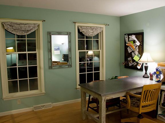 1st floor office (possible extra bedroom)