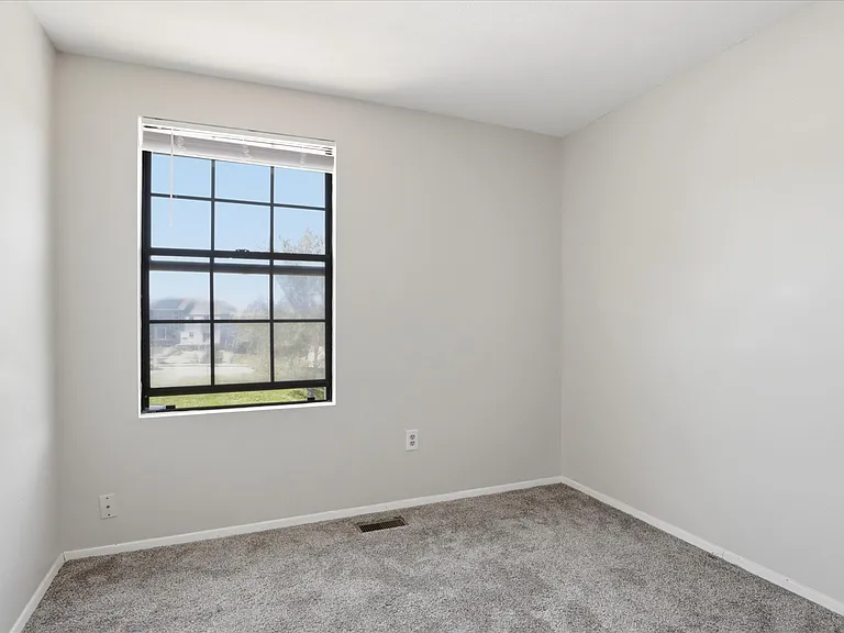 663 Johahn Dr — Photo 13