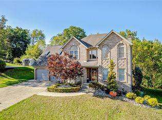 910 Rockland Dr, Pittsburgh, PA 15239