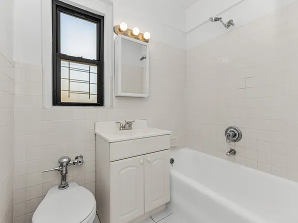 319 East 50th Street image 5 of 6