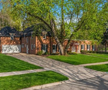 950 San Jose Dr SE, East Grand Rapids, MI, 49506
