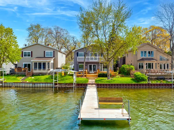 33750 N Lake Shore Dr, Grayslake, IL 60030