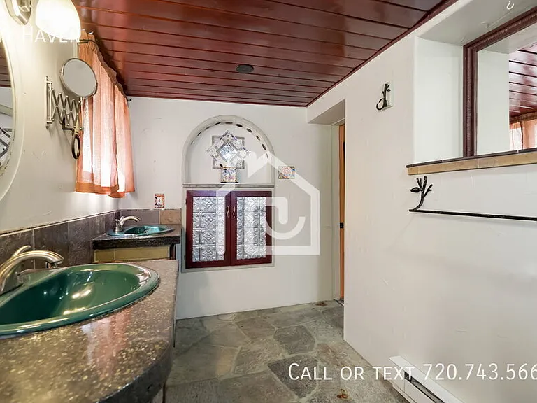 228 N Pearl St #1 — Photo 17