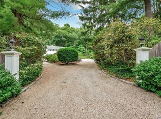 102 Brookville Rd, Glen Head, NY 11545