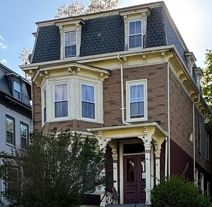 1st image of 495 Warren St