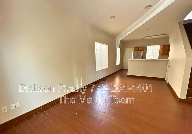 1317 Powell Ln — Photo 4