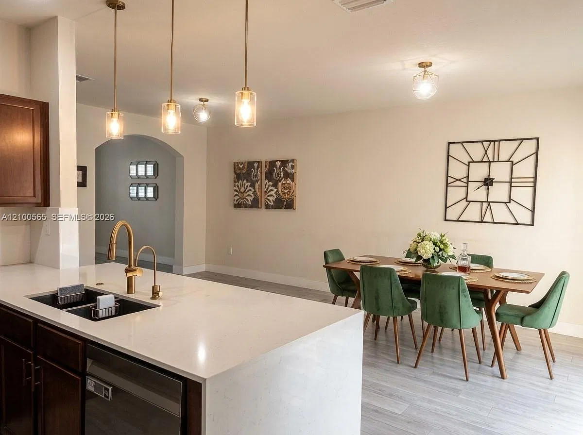 Kendall Commons Townhomes — Photo 2