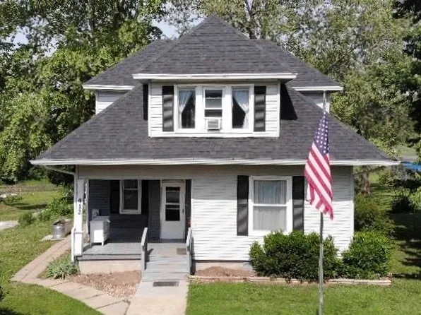 412 S Maple Ave, Maitland, MO 64466