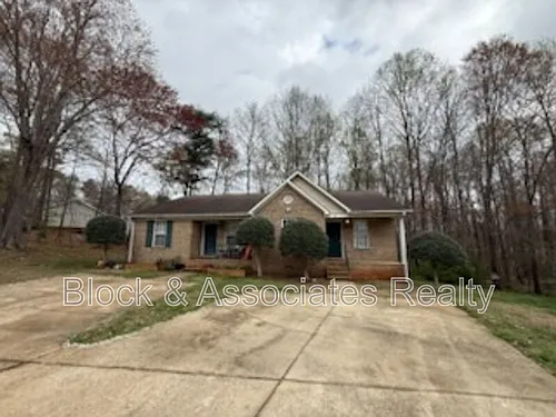 1818 Saddlewood Ct #A Photo 1