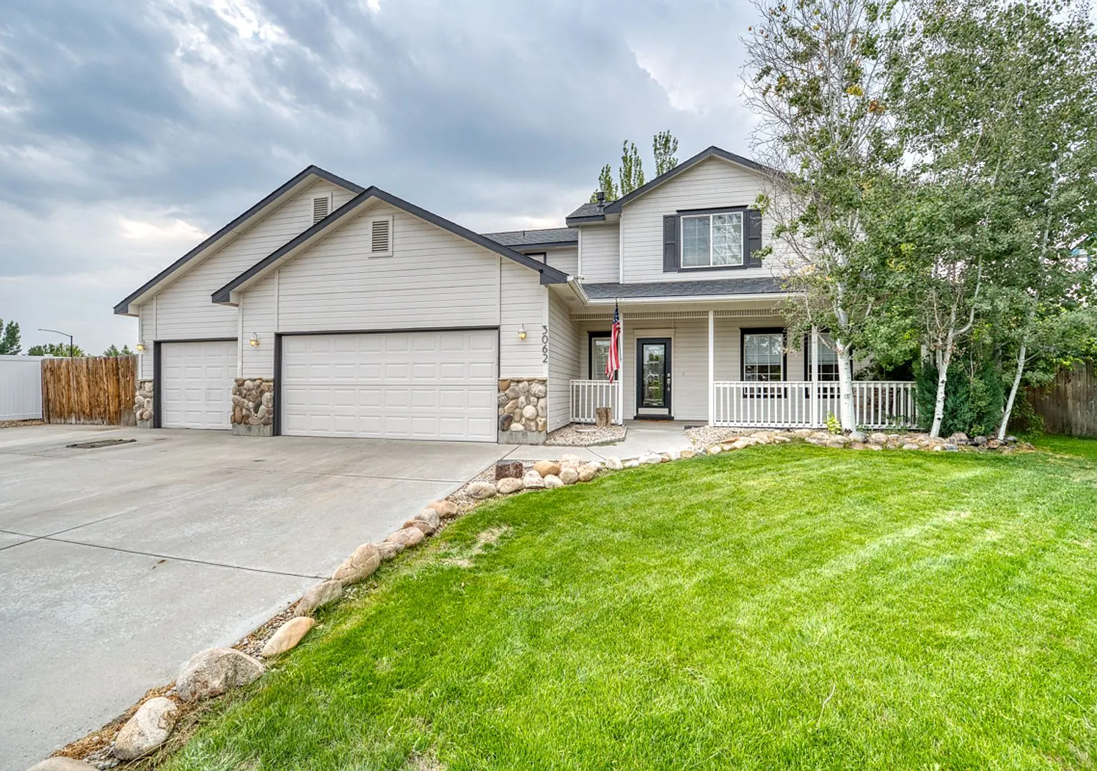 NW Meridian Home with RV Parking & 3 Car Garage — Photo 1