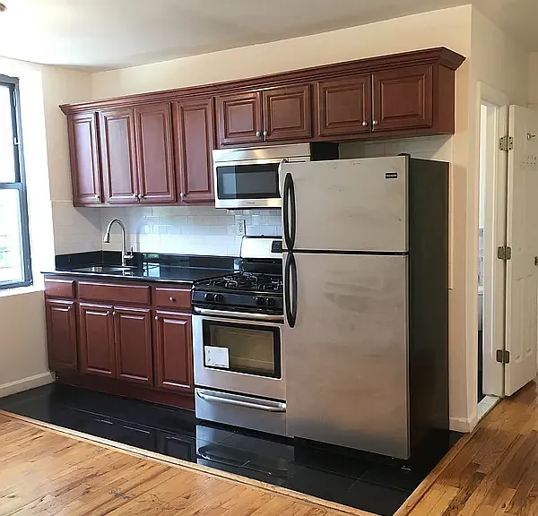 820 Franklin Ave #3G — Photo 1