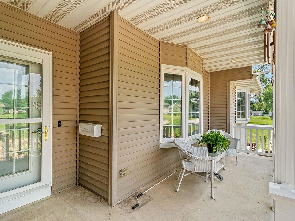 184 Gray St, Evansdale, IA 50707 Zillow