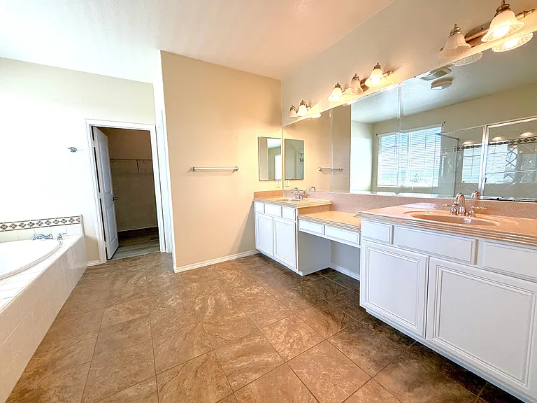 40220 Emily Pl — Photo 38