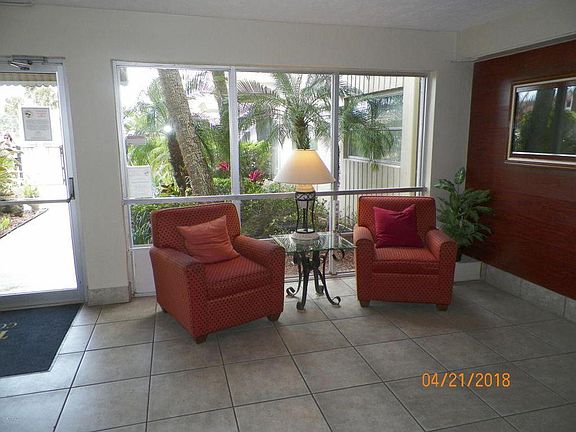 2nd image of 223 Columbia Dr APT 223