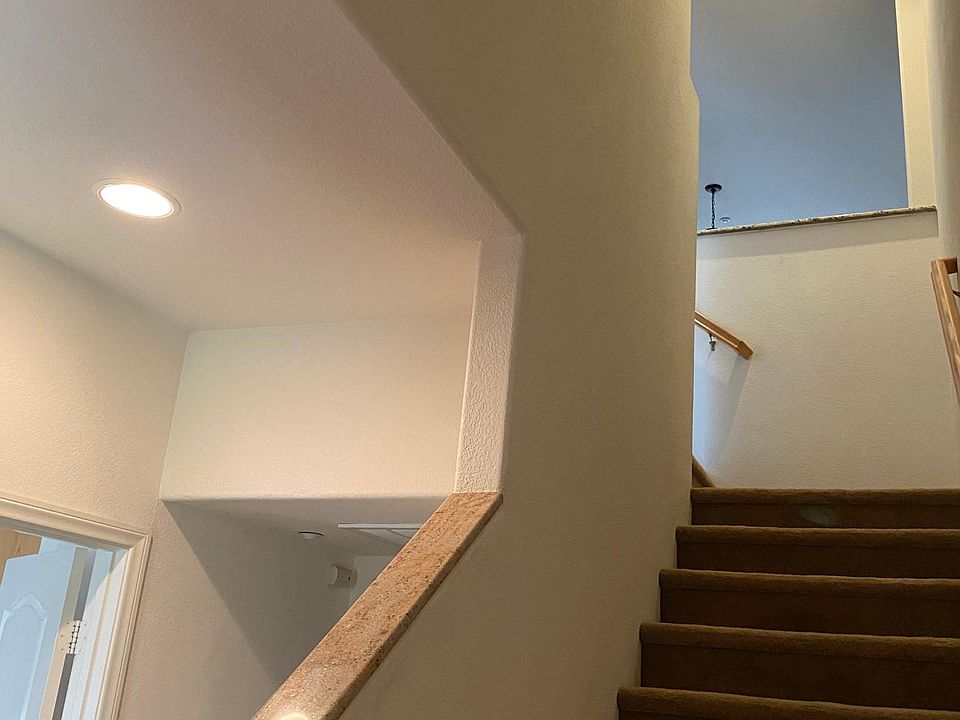 1st image of 239 Marquette Ave