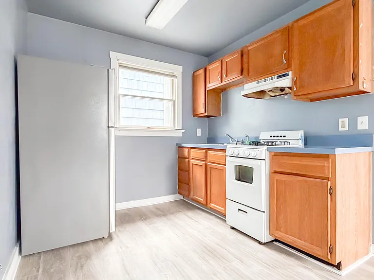 13 Decatur Ave #B — Photo 11