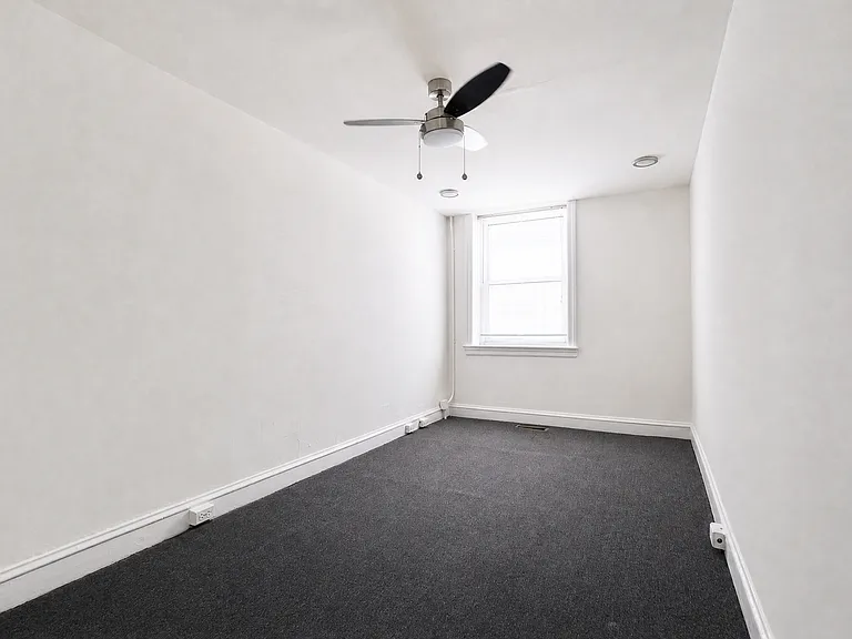 Penn Hall Apartments — Photo 30