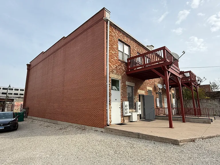 204 E Washington St #204 — Photo 10
