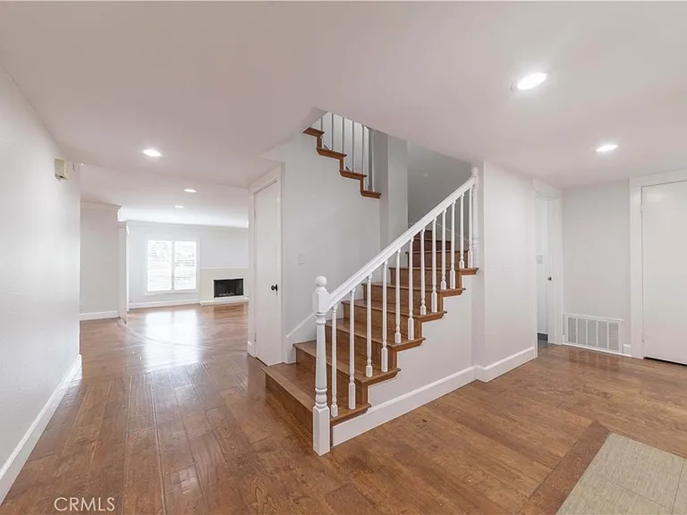 14 Peartree Ln — Photo 8